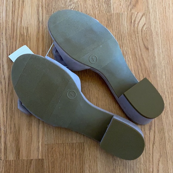 NWT super cute and comfy purple slip on - Picture 3 of 4